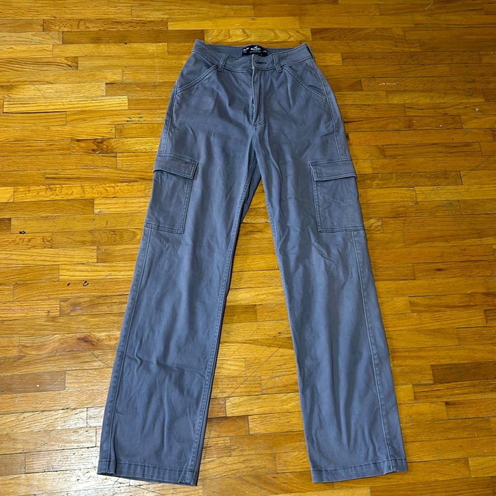 Hollister cargo pants! Good condition